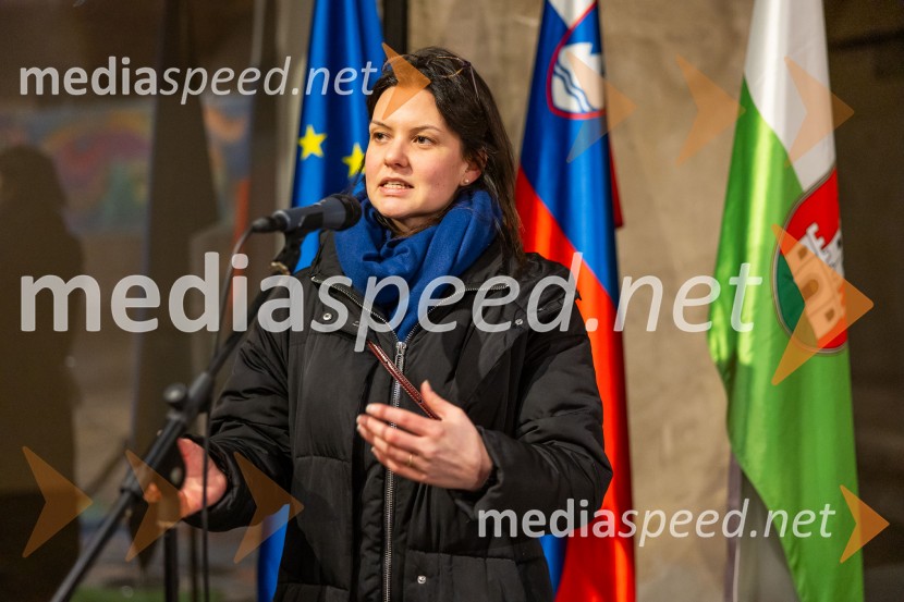 V Mestni hiši odprli razstavo Živalce in rastlinice