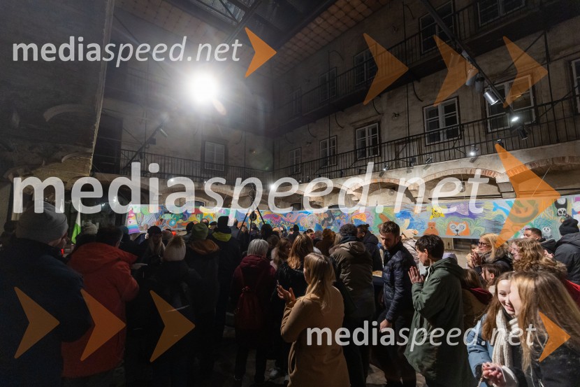 V Mestni hiši odprli razstavo Živalce in rastlinice