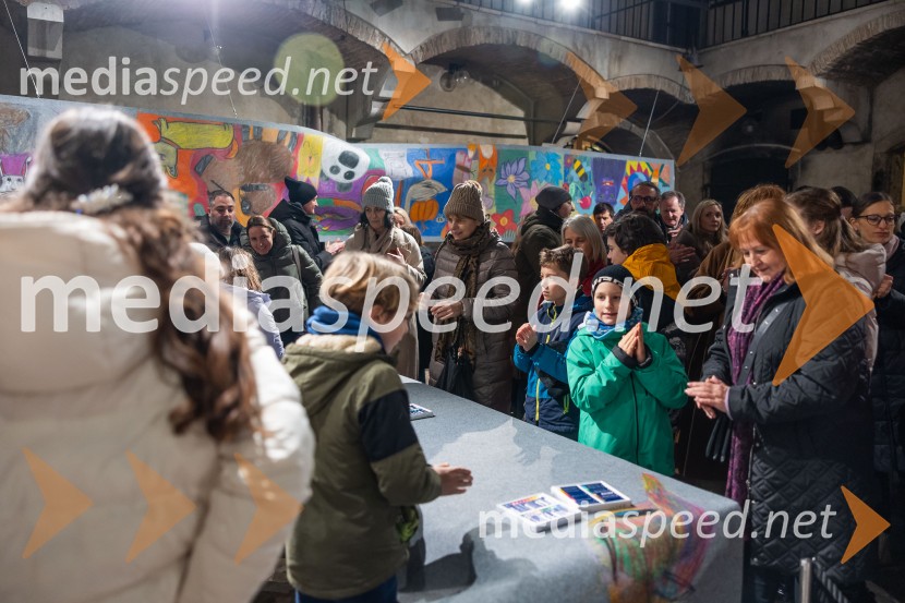 V Mestni hiši odprli razstavo Živalce in rastlinice