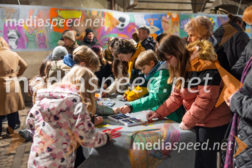 V Mestni hiši odprli razstavo Živalce in rastlinice