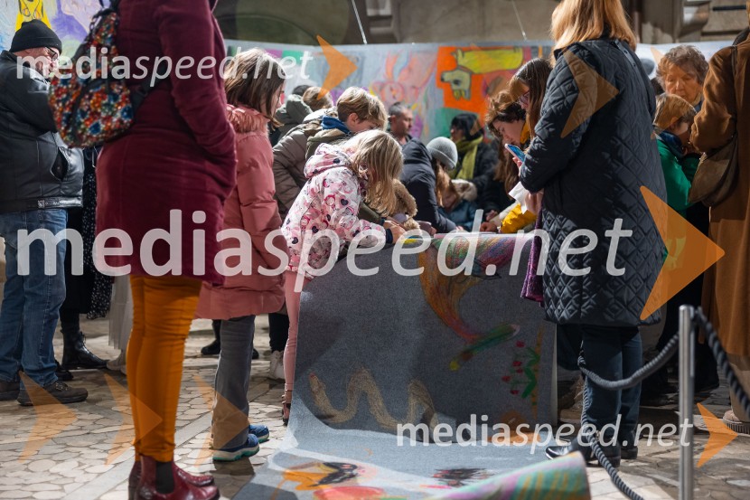 V Mestni hiši odprli razstavo Živalce in rastlinice