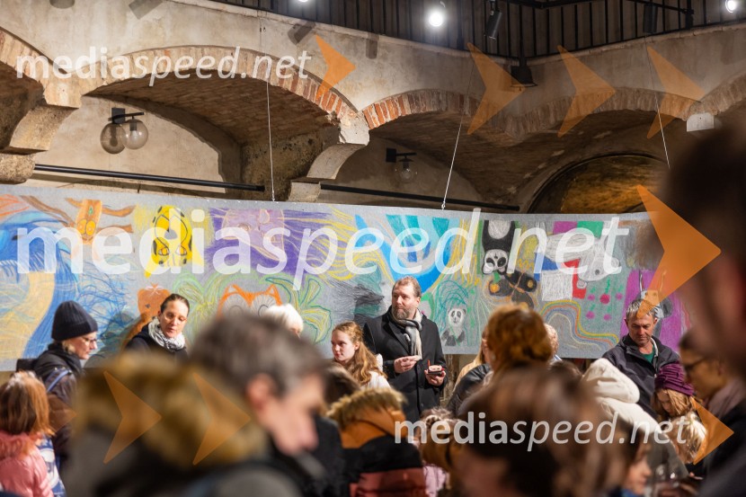 V Mestni hiši odprli razstavo Živalce in rastlinice