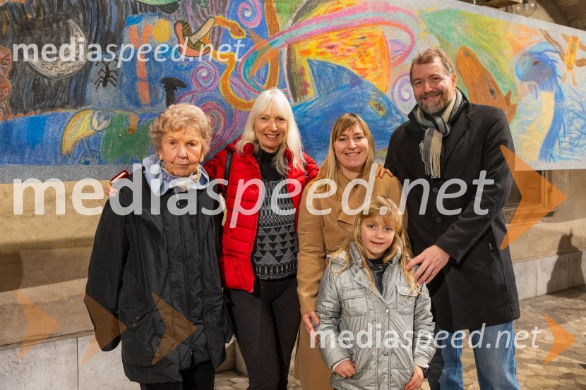 V Mestni hiši odprli razstavo Živalce in rastlinice