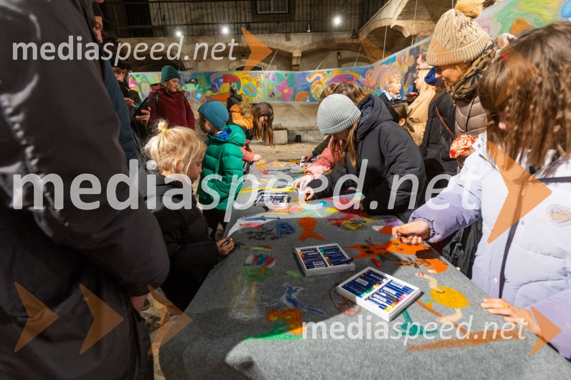 V Mestni hiši odprli razstavo Živalce in rastlinice