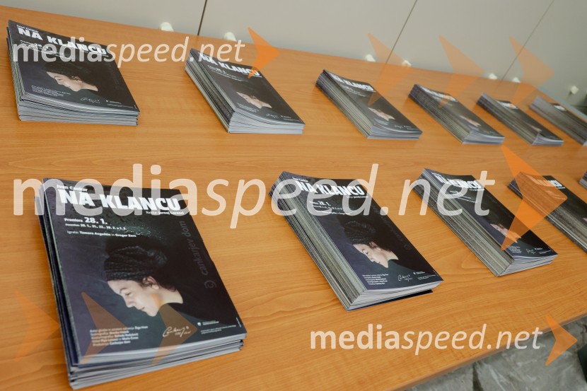 Uprizoritev romana Ivana Cankarja Na klancu