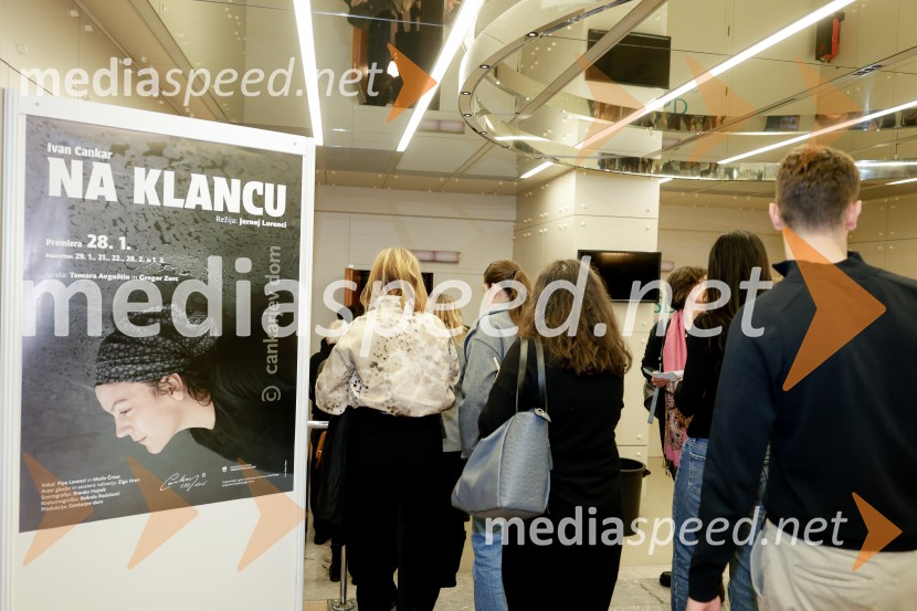 Uprizoritev romana Ivana Cankarja Na klancu