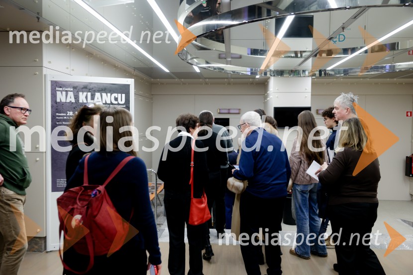 Uprizoritev romana Ivana Cankarja Na klancu