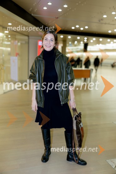 Uprizoritev romana Ivana Cankarja Na klancu