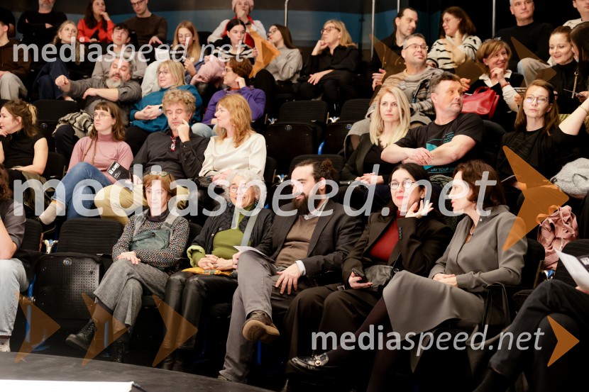 Uprizoritev romana Ivana Cankarja Na klancu