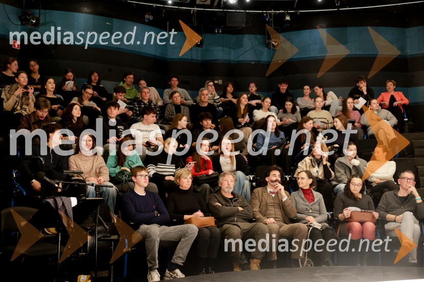 Uprizoritev romana Ivana Cankarja Na klancu