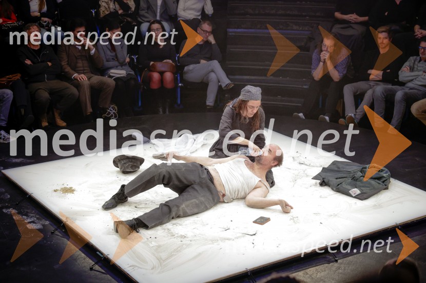 Uprizoritev romana Ivana Cankarja Na klancu