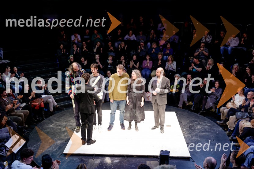 Uprizoritev romana Ivana Cankarja Na klancu