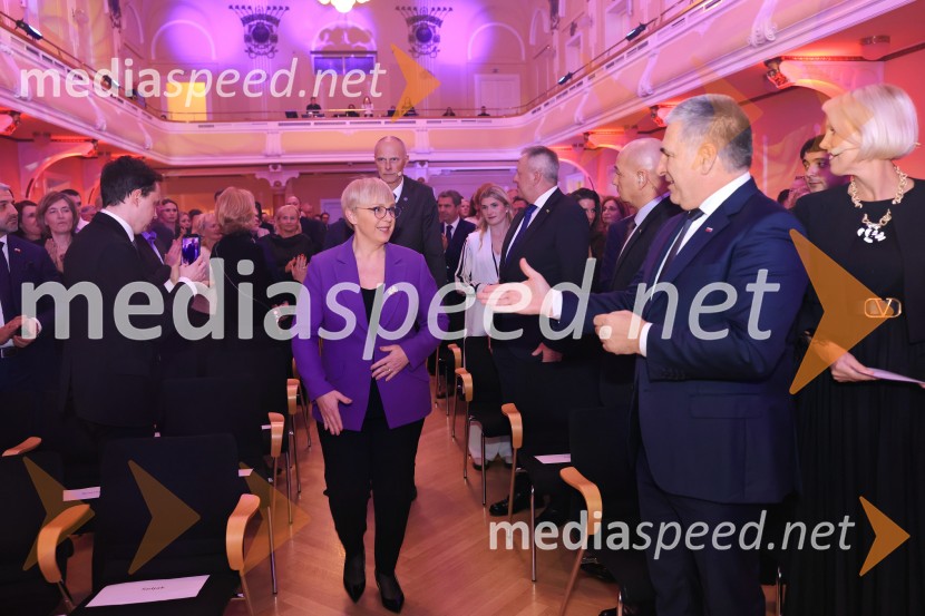 Tonetu Strnadu priznanje za življenjsko delo,  mladi manager 2025 je Aleš Ugovšek iz skupine M Sora,  Artemidi v roke Ireni Brugger in Juditi Rigler