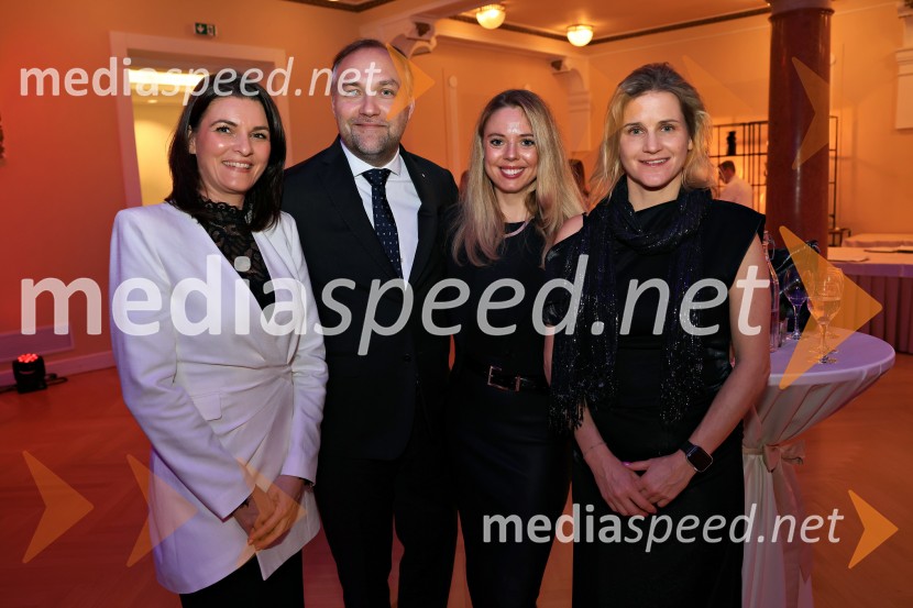 Tonetu Strnadu priznanje za življenjsko delo,  mladi manager 2025 je Aleš Ugovšek iz skupine M Sora,  Artemidi v roke Ireni Brugger in Juditi Rigler