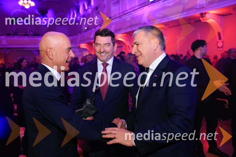 Tonetu Strnadu priznanje za življenjsko delo,  mladi manager 2025 je Aleš Ugovšek iz skupine M Sora,  Artemidi v roke Ireni Brugger in Juditi Rigler