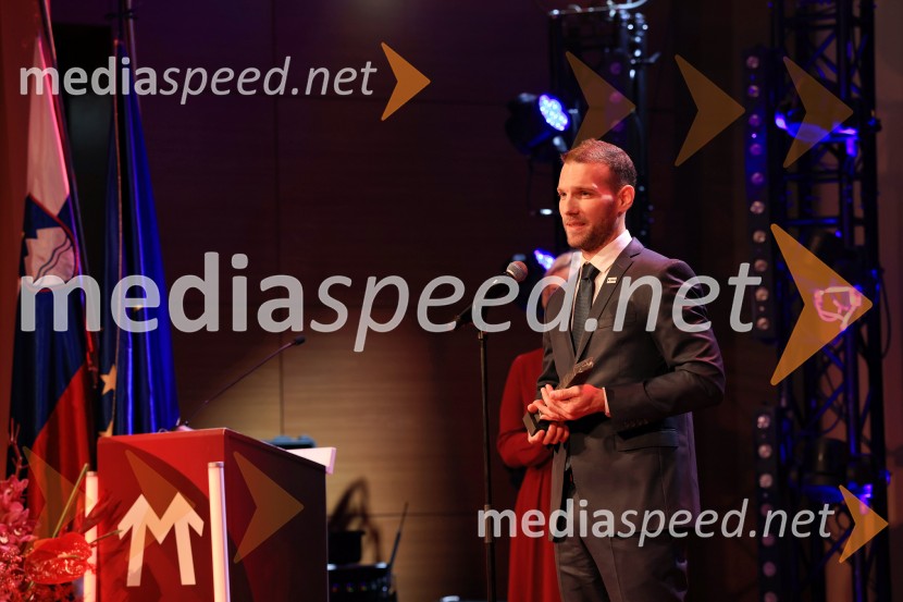 Tonetu Strnadu priznanje za življenjsko delo,  mladi manager 2025 je Aleš Ugovšek iz skupine M Sora,  Artemidi v roke Ireni Brugger in Juditi Rigler