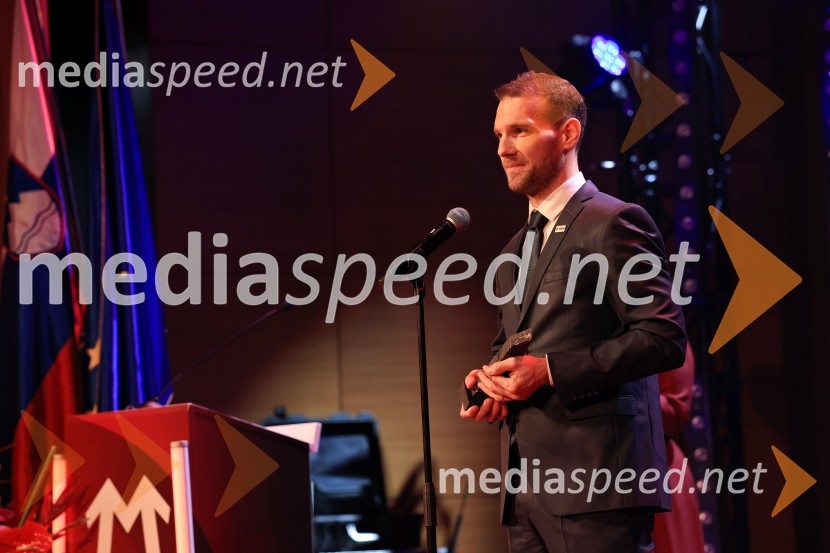 Tonetu Strnadu priznanje za življenjsko delo,  mladi manager 2025 je Aleš Ugovšek iz skupine M Sora,  Artemidi v roke Ireni Brugger in Juditi Rigler