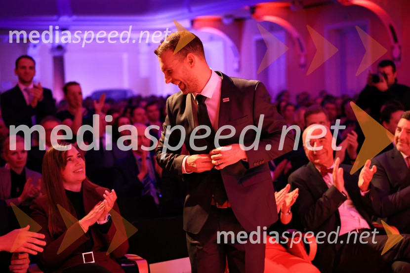 Tonetu Strnadu priznanje za življenjsko delo,  mladi manager 2025 je Aleš Ugovšek iz skupine M Sora,  Artemidi v roke Ireni Brugger in Juditi Rigler