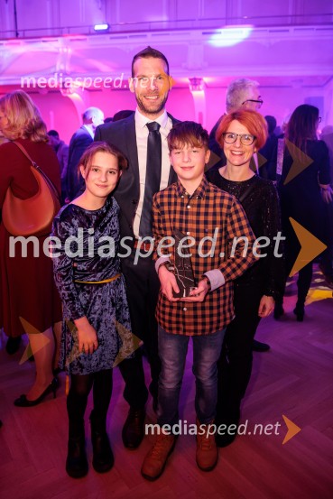 Tonetu Strnadu priznanje za življenjsko delo,  mladi manager 2025 je Aleš Ugovšek iz skupine M Sora,  Artemidi v roke Ireni Brugger in Juditi Rigler