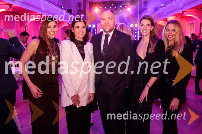 Tonetu Strnadu priznanje za življenjsko delo,  mladi manager 2025 je Aleš Ugovšek iz skupine M Sora,  Artemidi v roke Ireni Brugger in Juditi Rigler