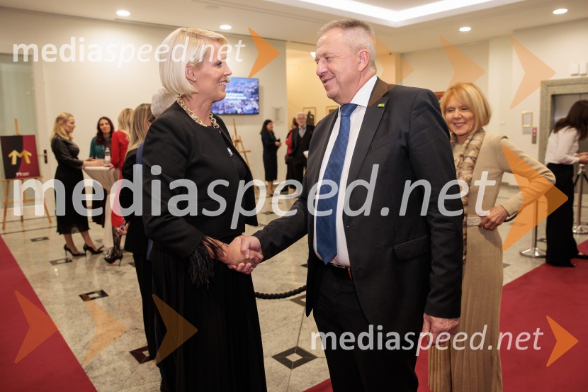 Tonetu Strnadu priznanje za življenjsko delo,  mladi manager 2025 je Aleš Ugovšek iz skupine M Sora,  Artemidi v roke Ireni Brugger in Juditi Rigler