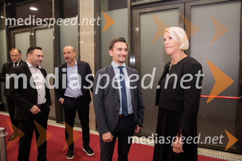 Tonetu Strnadu priznanje za življenjsko delo,  mladi manager 2025 je Aleš Ugovšek iz skupine M Sora,  Artemidi v roke Ireni Brugger in Juditi Rigler