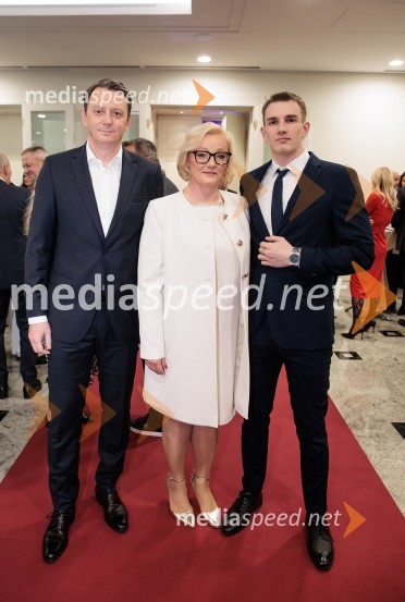 Tonetu Strnadu priznanje za življenjsko delo,  mladi manager 2025 je Aleš Ugovšek iz skupine M Sora,  Artemidi v roke Ireni Brugger in Juditi Rigler