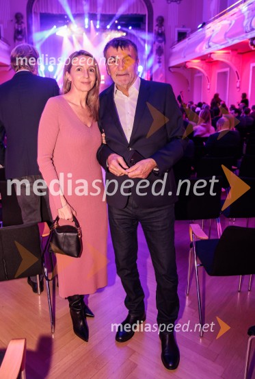 Tonetu Strnadu priznanje za življenjsko delo,  mladi manager 2025 je Aleš Ugovšek iz skupine M Sora,  Artemidi v roke Ireni Brugger in Juditi Rigler