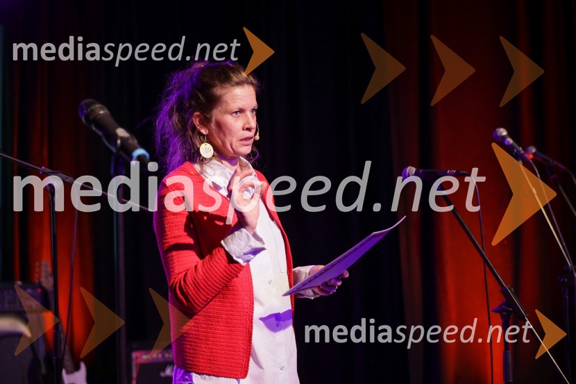 V Art centru predstavili novo poštno znamko iz serije Ljubezen ter odprli razstavo mladih ustvarjalcev