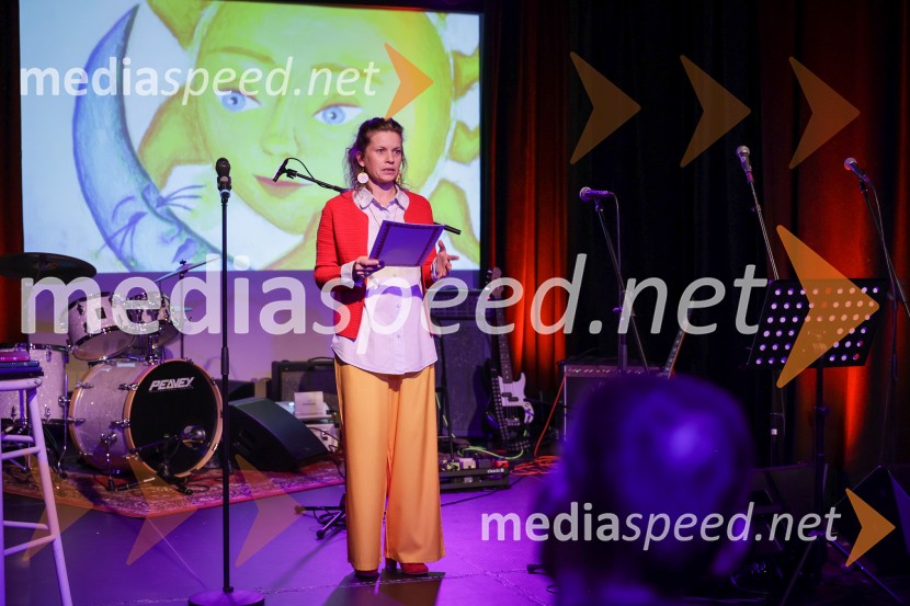 V Art centru predstavili novo poštno znamko iz serije Ljubezen ter odprli razstavo mladih ustvarjalcev