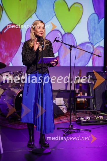 V Art centru predstavili novo poštno znamko iz serije Ljubezen ter odprli razstavo mladih ustvarjalcev