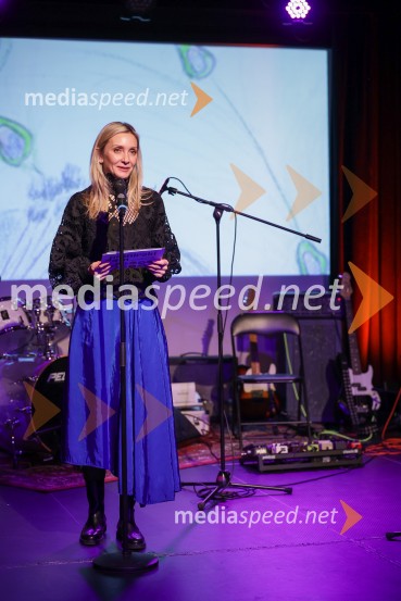 V Art centru predstavili novo poštno znamko iz serije Ljubezen ter odprli razstavo mladih ustvarjalcev