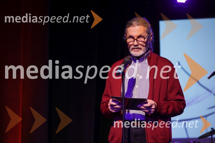 V Art centru predstavili novo poštno znamko iz serije Ljubezen ter odprli razstavo mladih ustvarjalcev