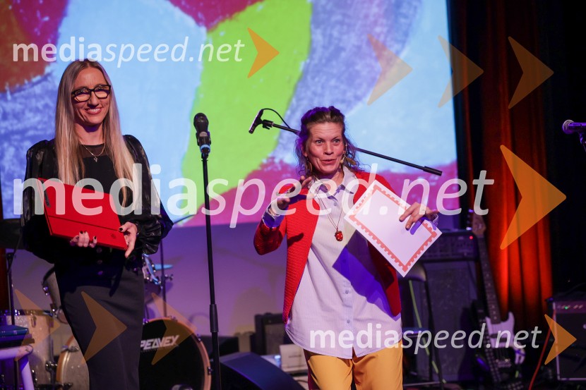 V Art centru predstavili novo poštno znamko iz serije Ljubezen ter odprli razstavo mladih ustvarjalcev