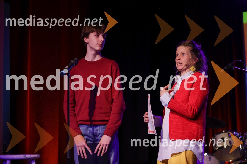 V Art centru predstavili novo poštno znamko iz serije Ljubezen ter odprli razstavo mladih ustvarjalcev