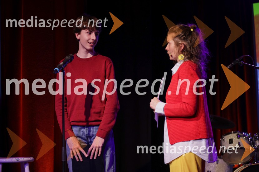 V Art centru predstavili novo poštno znamko iz serije Ljubezen ter odprli razstavo mladih ustvarjalcev