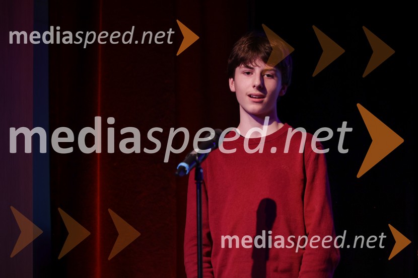 V Art centru predstavili novo poštno znamko iz serije Ljubezen ter odprli razstavo mladih ustvarjalcev