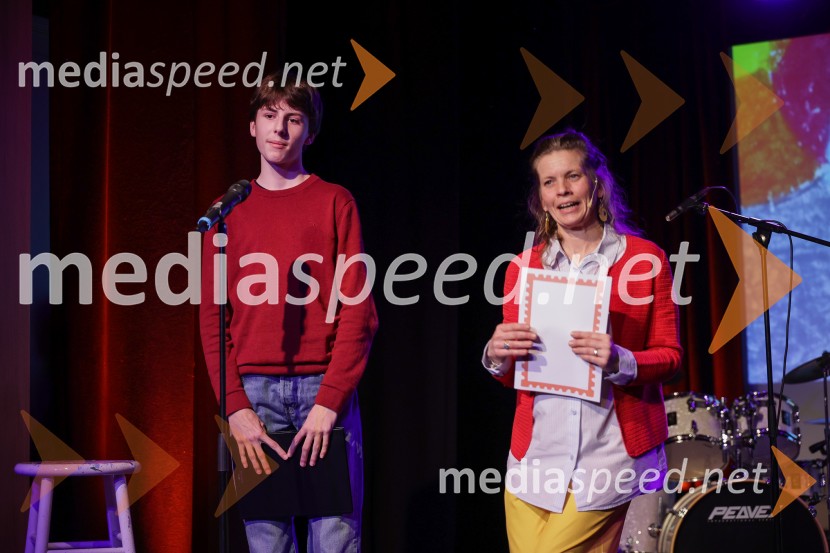 V Art centru predstavili novo poštno znamko iz serije Ljubezen ter odprli razstavo mladih ustvarjalcev