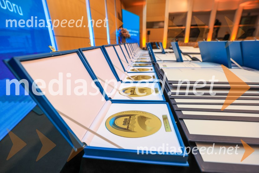 Univerza v Mariboru  ob rektorjevem dnevu podelila nagrade in priznanja