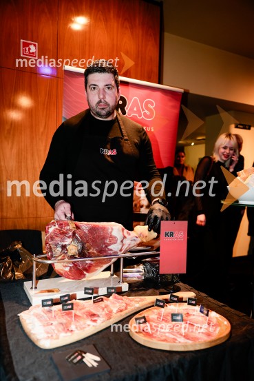 Premiera Besi odprla festival RUTA 2026 v Mestnem gledališču ljubljanskem