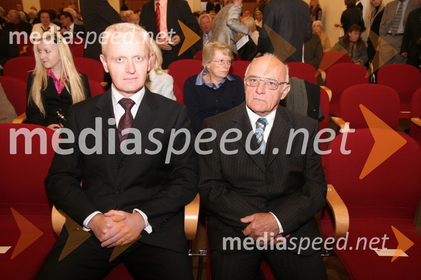 Danilo Burnač, direktor podjetja Mariborski Vodovod ter prejemnik mestnega pečatnika in Ivan Bračko, prejemnik mestnega pečatnikaPodelitev priznanj Mestne občine Maribor za leto 2009 in razglasitev častnega občana