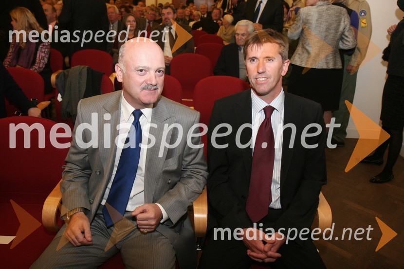 Klemens Nowotny, predsednik uprave Raiffeisen Banke d.d. in ...Podelitev priznanj Mestne občine Maribor za leto 2009 in razglasitev častnega občana