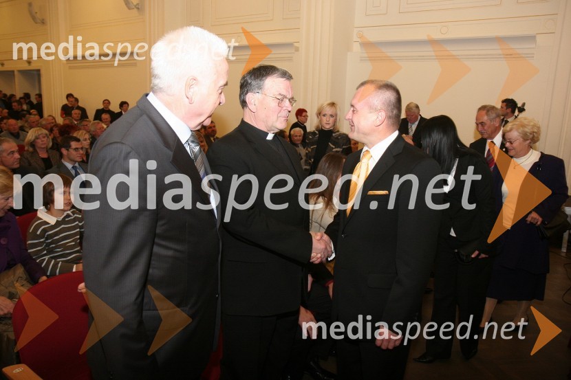 Karl Midlil, predsednik Komisije mestnega sveta Mestne občine Maribor za priznanje in nagrade, dr. Stanislav Lipovšek, stolni župnik, predstavnik Nadškofije Maribor, prejemniki listine mesta Maribor in Franc Kangler, župan Mestne občine MariborPodelitev priznanj Mestne občine Maribor za leto 2009 in razglasitev častnega občana