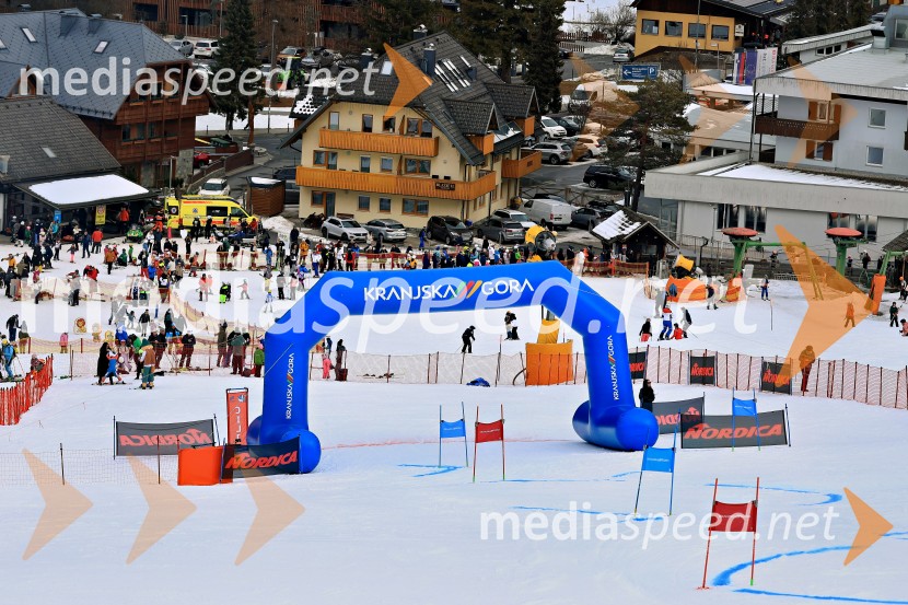 12. Mini pokal Vitranc, tekmovanje za otroke v smučanju