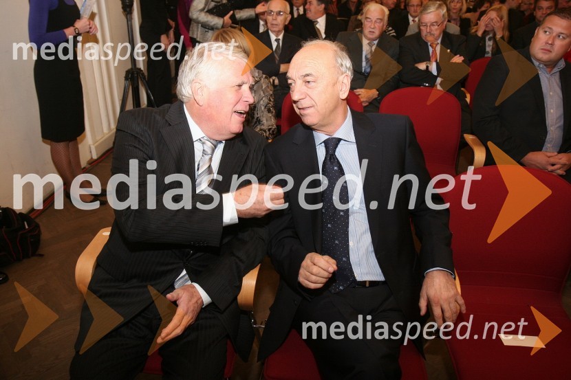 Prim. prof. dr. Erih Tetičkovič, predsednik Društva za varstvo in proti mučenju živali Maribor in Janez Ujčič, generalni direktor RTS in mestni svetnik MOMPodelitev priznanj Mestne občine Maribor za leto 2009 in razglasitev častnega občana