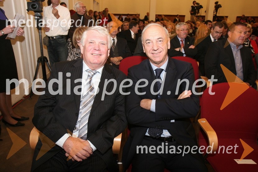 Prim. prof. dr. Erih Tetičkovič, predsednik Društva za varstvo in proti mučenju živali Maribor in Janez Ujčič, generalni direktor RTS in mestni svetnik MOMPodelitev priznanj Mestne občine Maribor za leto 2009 in razglasitev častnega občana