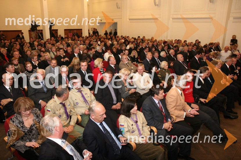 Obiskovalci prireditvePodelitev priznanj Mestne občine Maribor za leto 2009 in razglasitev častnega občana
