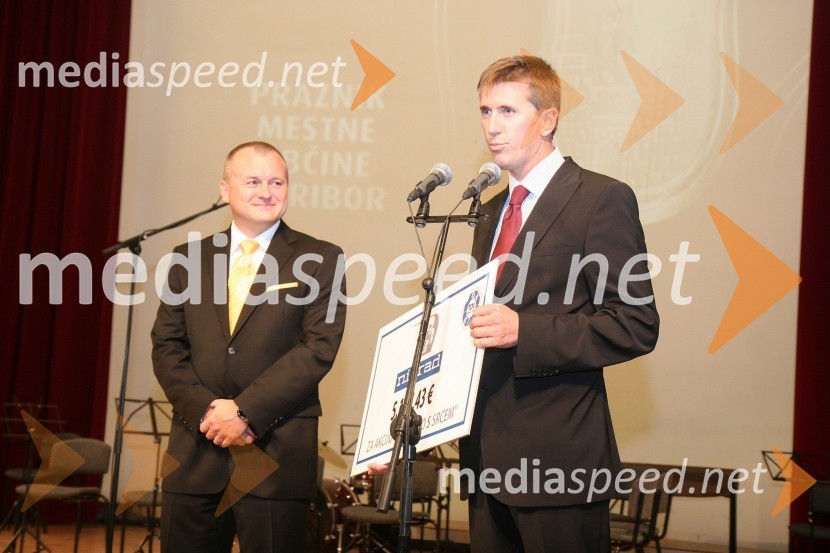 Franc Kangler, župan Mestne občine Maribor in Silvo Plesnik, direktor podjetja Nigrad d.d.Podelitev priznanj Mestne občine Maribor za leto 2009 in razglasitev častnega občana