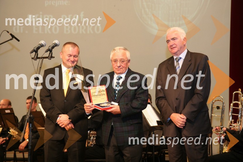 Franc Kangler, župan Mestne občine Maribor, prim. prof. dr. Elko Borko, zdravnik ter prejemnik srebrnega grba mesta Maribor in Karl Midlil, predsednik Komisije mestnega sveta Mestne občine Maribor za priznanje in nagradePodelitev priznanj Mestne občine Maribor za leto 2009 in razglasitev častnega občana