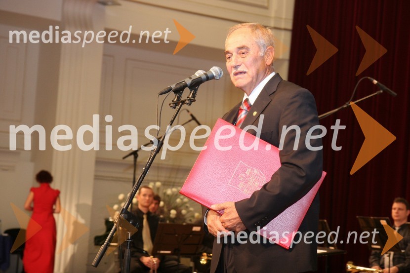 Rudi Moge, nekdanji poslanec DZ in predsednik sveta SNG Maribor ter prejemnik priznanja častni občanPodelitev priznanj Mestne občine Maribor za leto 2009 in razglasitev častnega občana